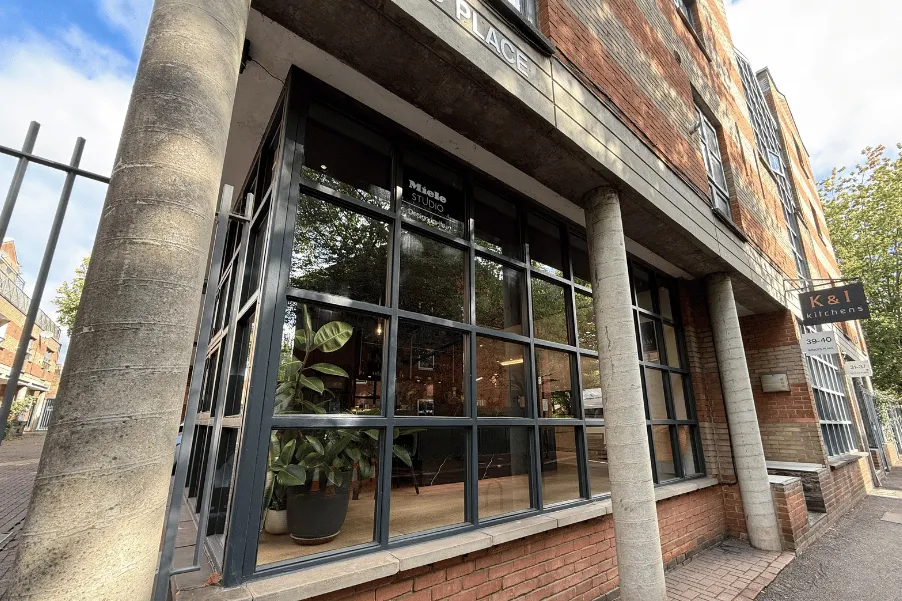 K&I Kitchens showroom exterior in North West London