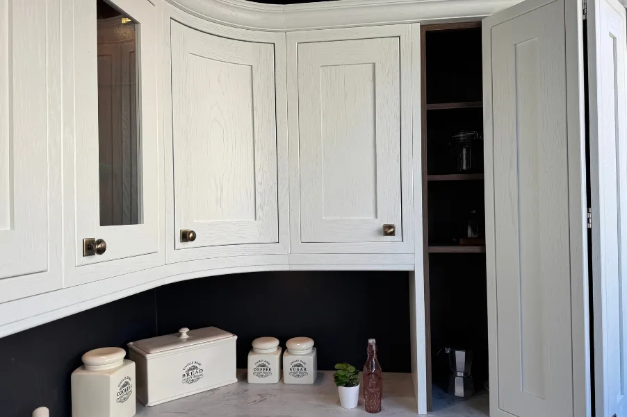 Countertop bi-fold white kitchen unit